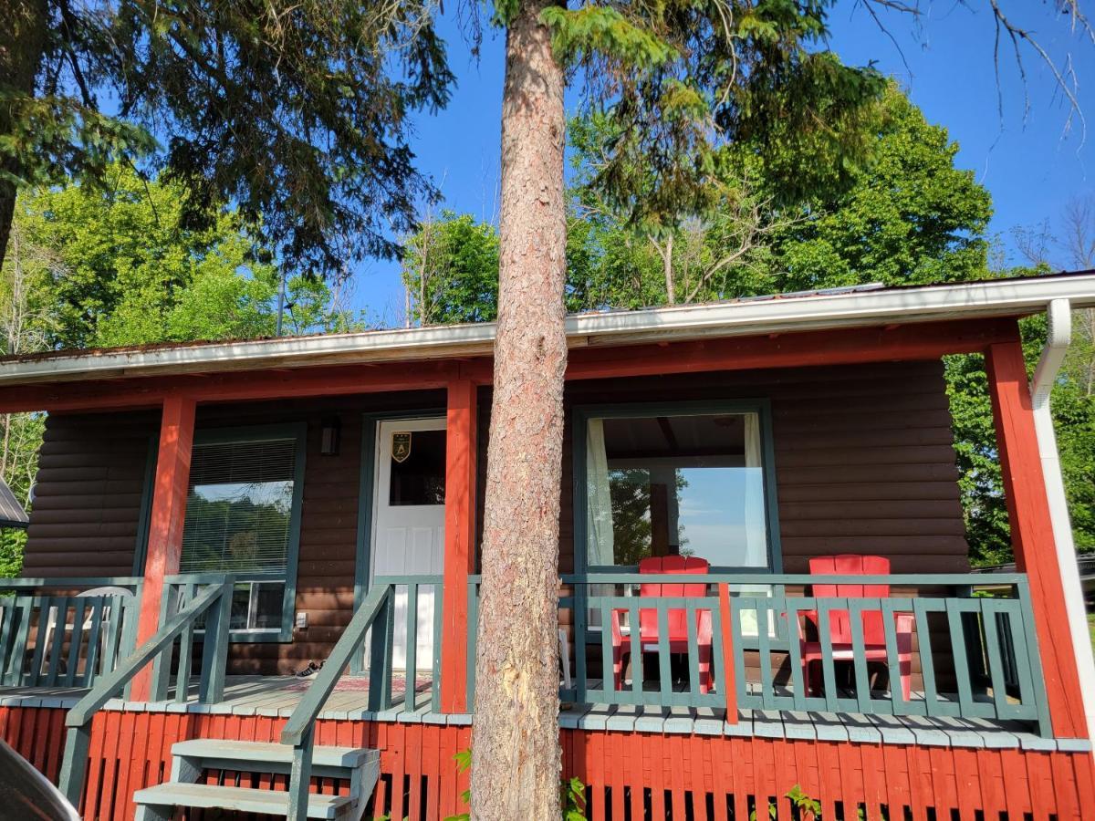 Chalet With Great Lake View Gracefield Extérieur photo