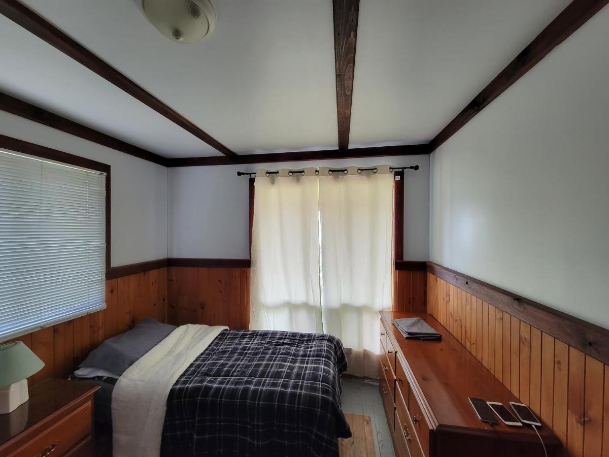 Chalet With Great Lake View Gracefield Extérieur photo